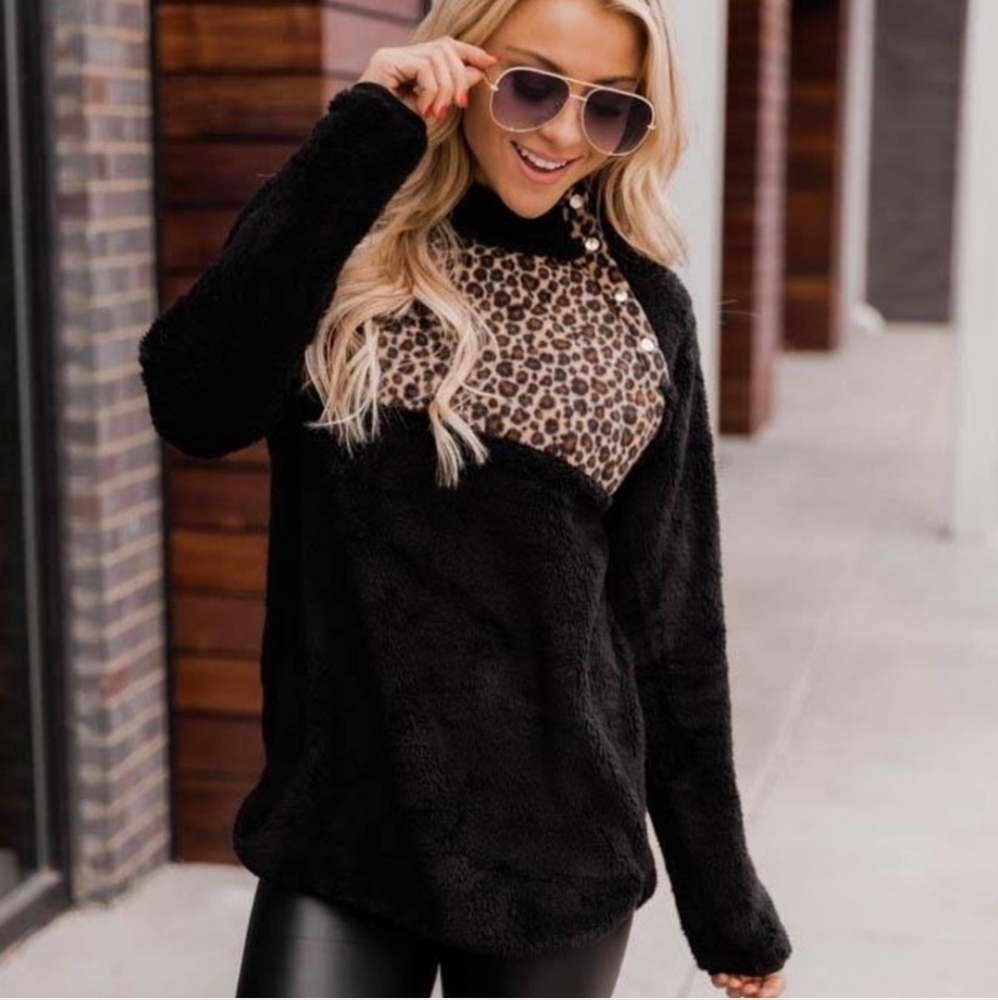 PINK Lily Pullover
